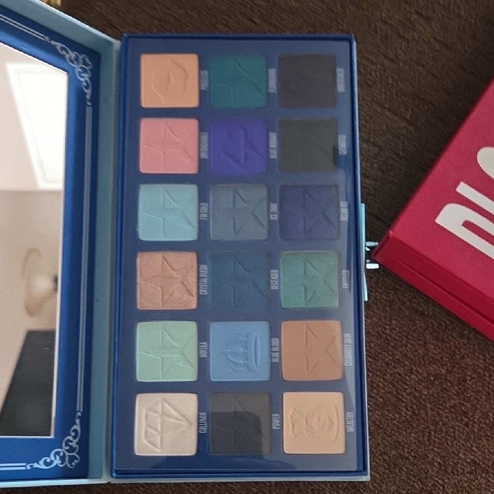 Jeffree Star Colorful Palette Set with Purple and Blue - Picture 7 of 8